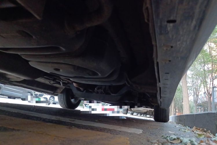 Used SAIC MAXUS G10 2016 2.0T Automatic Elite Edition Chassis Rear Right