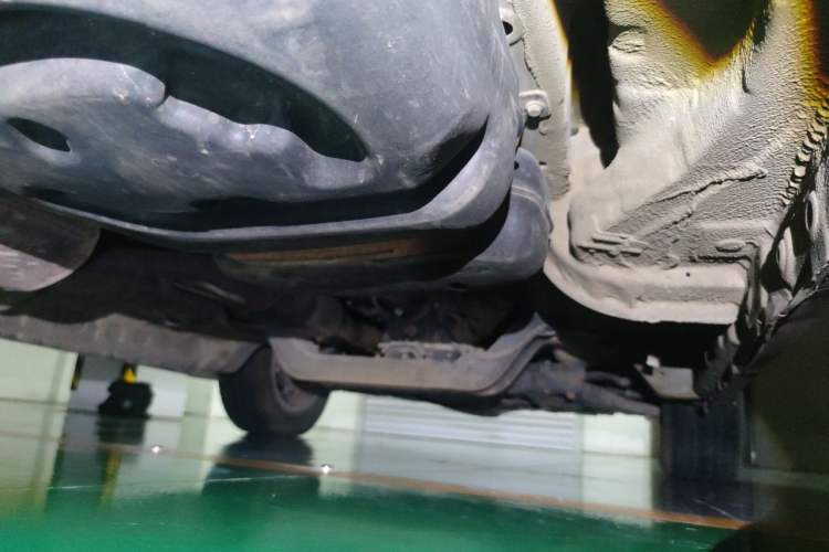 Used SAIC MAXUS G10 2016 2.0T Automatic Elite Edition Chassis Rear Right