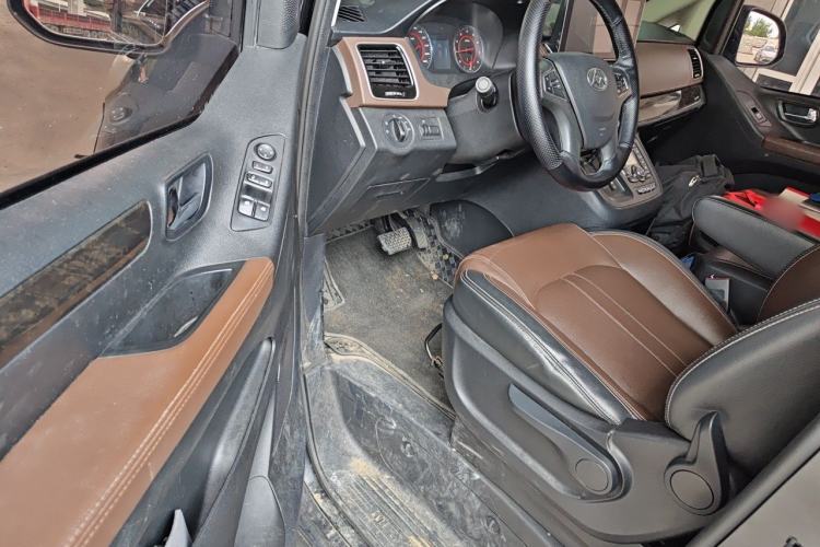 Used SAIC MAXUS G10 2016 2.0T Automatic Flagship Edition Driver Seat