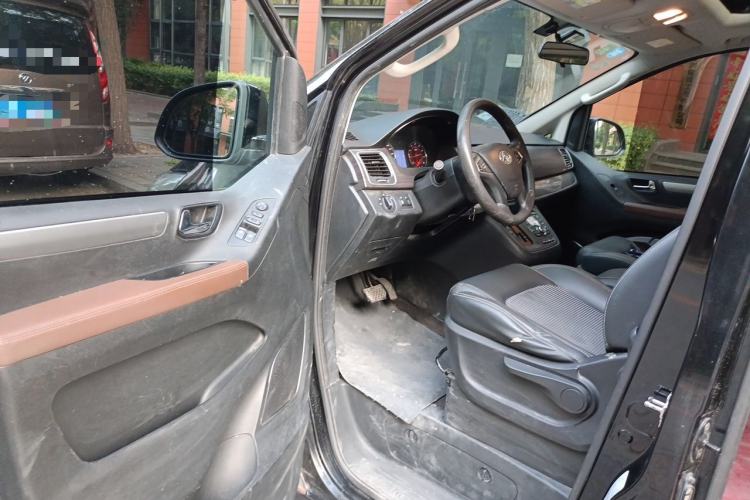 Used SAIC MAXUS G10 2016 2.0T Automatic Elite Edition Driver Seat