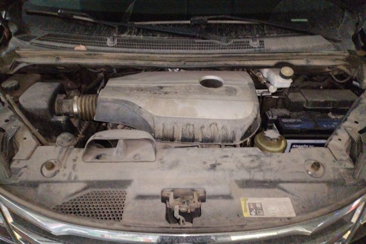 Used SAIC MAXUS G10 2016 2.0T Automatic Elite Edition Engine Bay