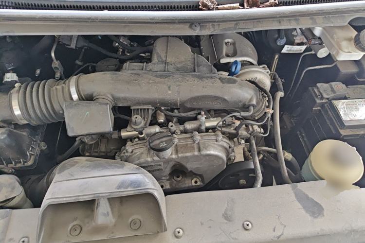 Used SAIC MAXUS G10 2016 2.0T Automatic Flagship Edition Engine Bay