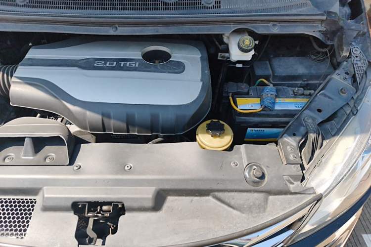Used SAIC MAXUS G10 2016 2.0T Automatic Elite Edition Engine Bay Left
