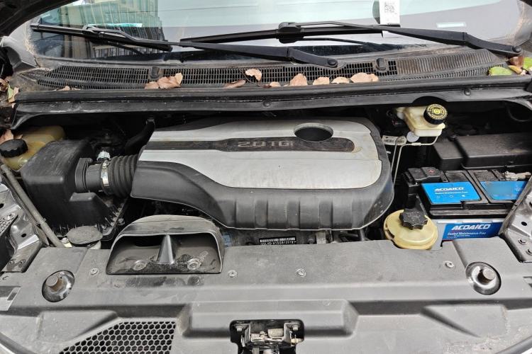 Used SAIC MAXUS G10 2016 2.0T Automatic Elite Edition Engine Bay