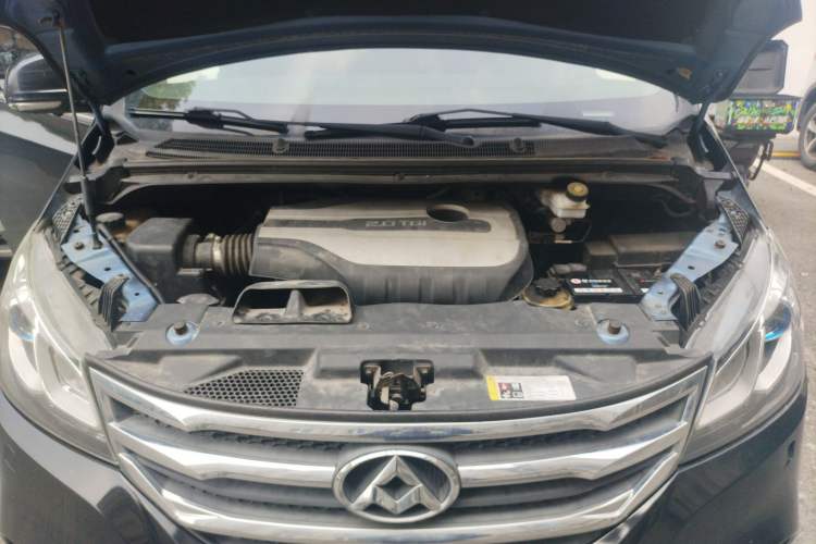 Used SAIC MAXUS G10 2016 2.0T Automatic Flagship Edition Engine Bay