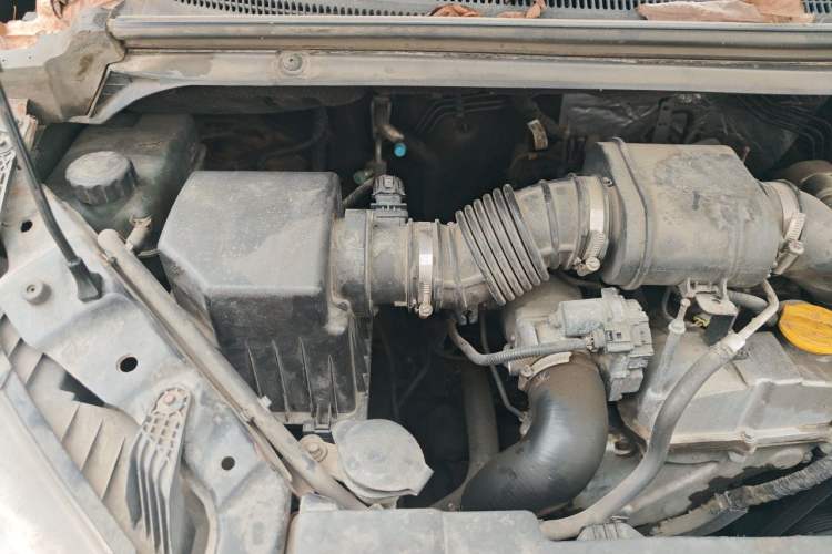 Used SAIC MAXUS G10 2016 1.9T Manual Elite Edition Diesel China V Standard Engine Bay Right