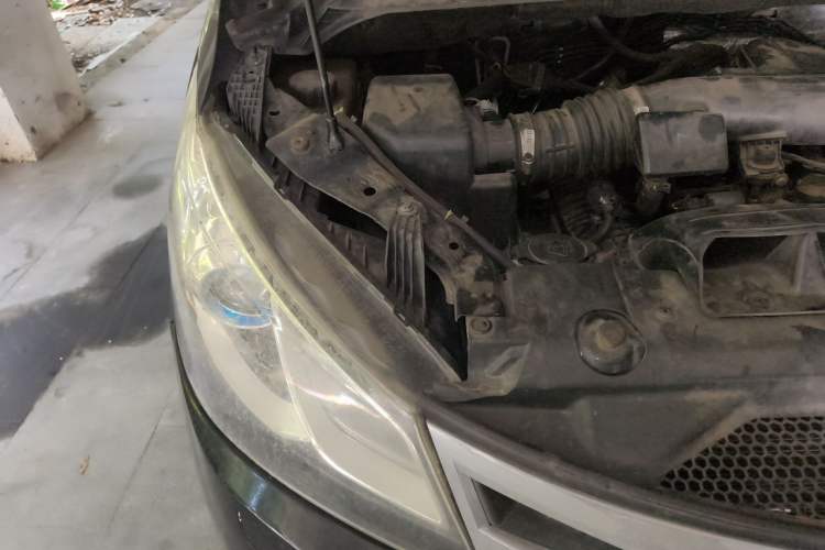 Used SAIC MAXUS G10 2016 2.0T Automatic Luxury Executive Edition Engine Bay Right