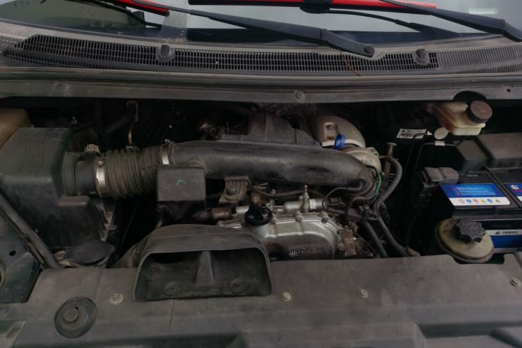 Used SAIC MAXUS G10 2016 2.0T Automatic Executive Edition Engine Bay