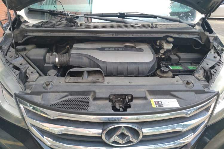 Used SAIC MAXUS G10 2016 2.0T Manual Elite Edition Engine Bay