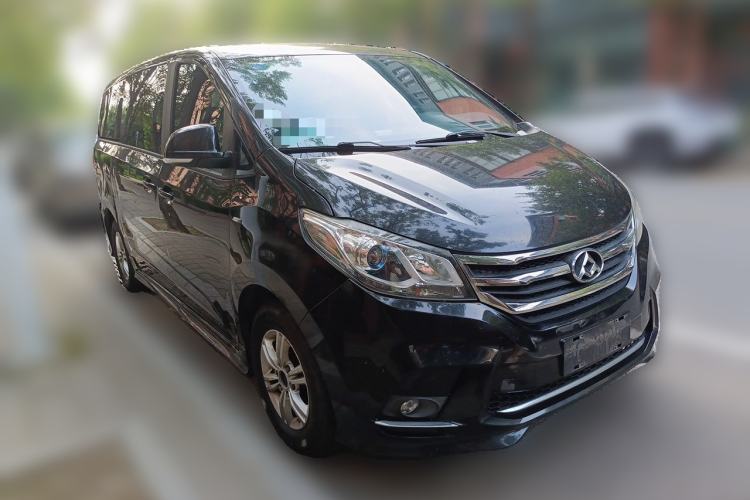 Used SAIC MAXUS G10 2016 2.0T Automatic Elite Edition Front Right 45 Deg