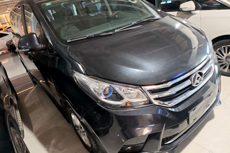 Used SAIC MAXUS G10 2016 1.9T Manual Elite Edition Diesel China IV Front Right 45 Deg