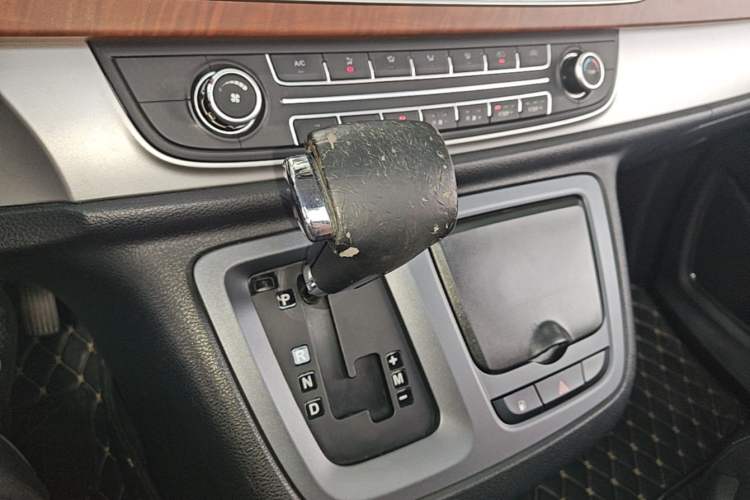 Used SAIC MAXUS G10  Gear Lever