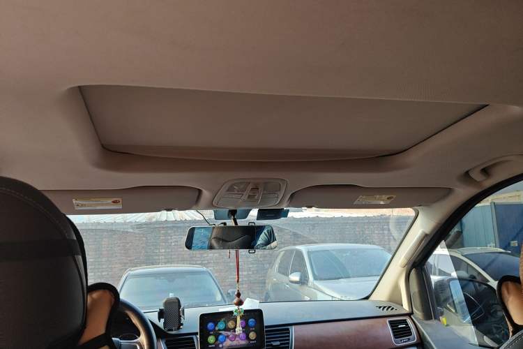 Used SAIC MAXUS G10 2016 2.0T Automatic Elite Edition Headliner