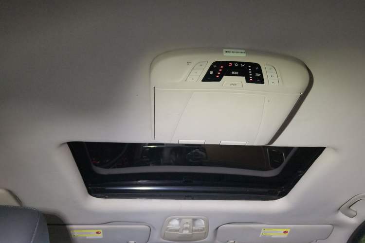 Used SAIC MAXUS G10 2016 2.0T Automatic Luxury Executive Edition Headliner