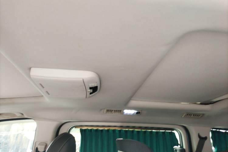 Used SAIC MAXUS G10 2016 2.0T Automatic Flagship Edition Headliner