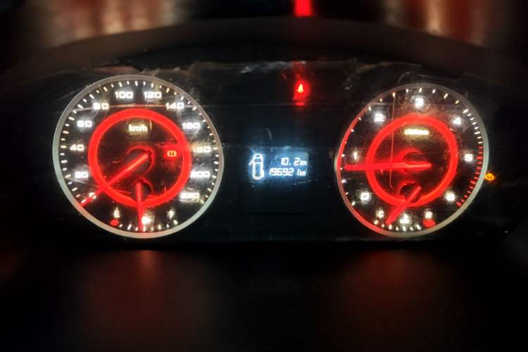 Used SAIC MAXUS G10 2016 1.9T Manual Elite Edition Diesel China IV Instrument Cluster