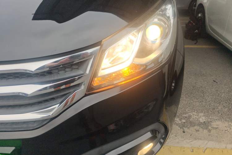 Used SAIC MAXUS G10 2016 2.0T Automatic Elite Edition Left Front Headlight