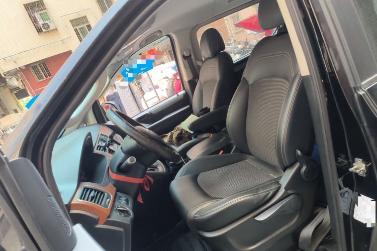 Used SAIC MAXUS G10 2016 2.0T Automatic Elite Edition Left Front Seat