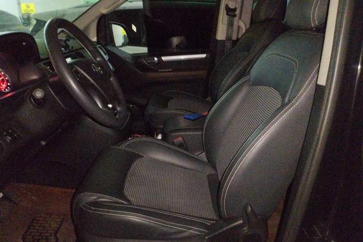 Used SAIC MAXUS G10 2016 2.0T Automatic Elite Edition Left Front Seat