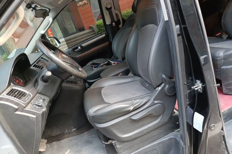 Used SAIC MAXUS G10 2016 2.0T Automatic Elite Edition Left Front Seat