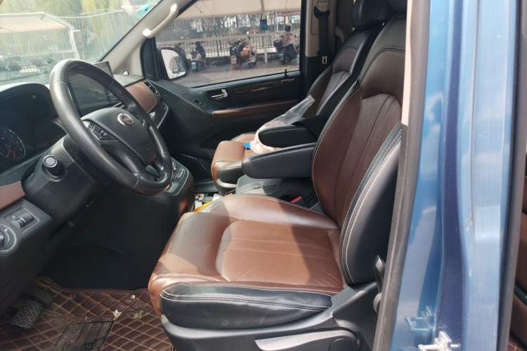 Used SAIC MAXUS G10 2016 2.0T Automatic Flagship Edition Left Front Seat