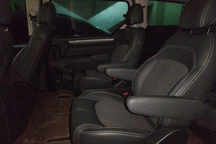 Used SAIC MAXUS G10 2016 2.0T Automatic Elite Edition Left Rear Seat