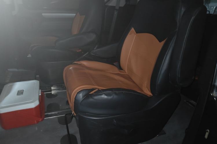 Used SAIC MAXUS G10 2016 2.0T Automatic Elite Edition Left Rear Seat