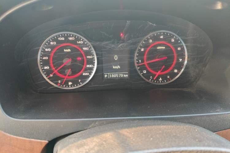 Used SAIC MAXUS G10 2016 2.0T Automatic Elite Edition Odometer Close Up
