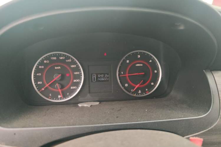 Used SAIC MAXUS G10 2016 1.9T Manual Elite Edition Diesel China V Standard Odometer Close Up