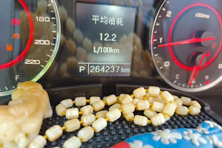 Used SAIC MAXUS G10 2016 2.0T Automatic Elite Edition Odometer Close Up