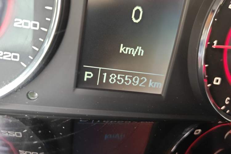 Used SAIC MAXUS G10 2016 2.0T Automatic Elite Edition Odometer Close Up