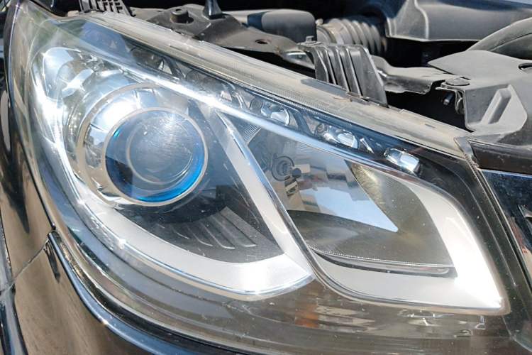 Used SAIC MAXUS G10 2016 2.0T Automatic Elite Edition Right Front Headlight