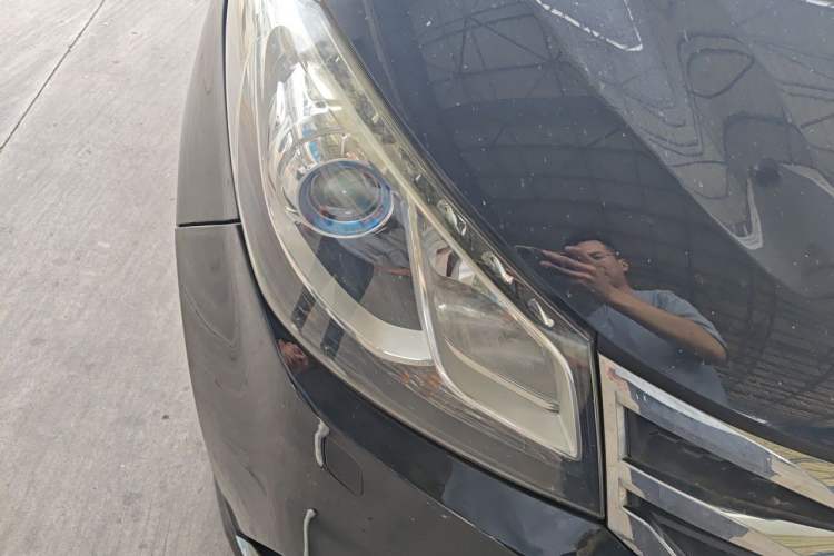 Used SAIC MAXUS G10 2016 2.0T Automatic Flagship Edition Right Front Headlight