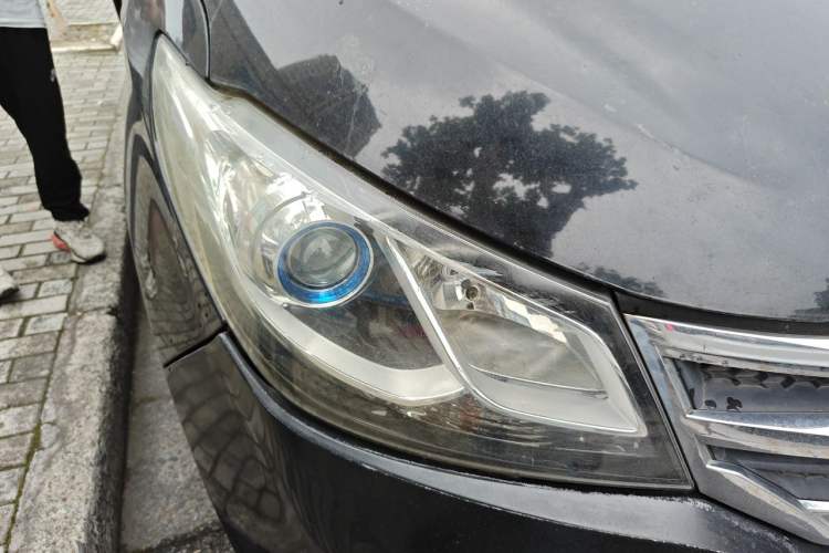 Used SAIC MAXUS G10 2016 2.0T Automatic Elite Edition Right Front Headlight