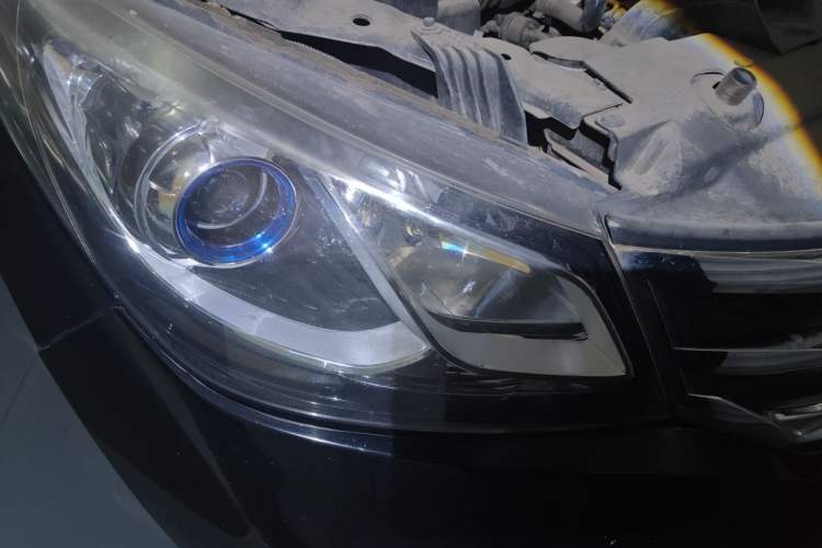 Used SAIC MAXUS G10 2016 2.0T Automatic Elite Edition Right Front Headlight