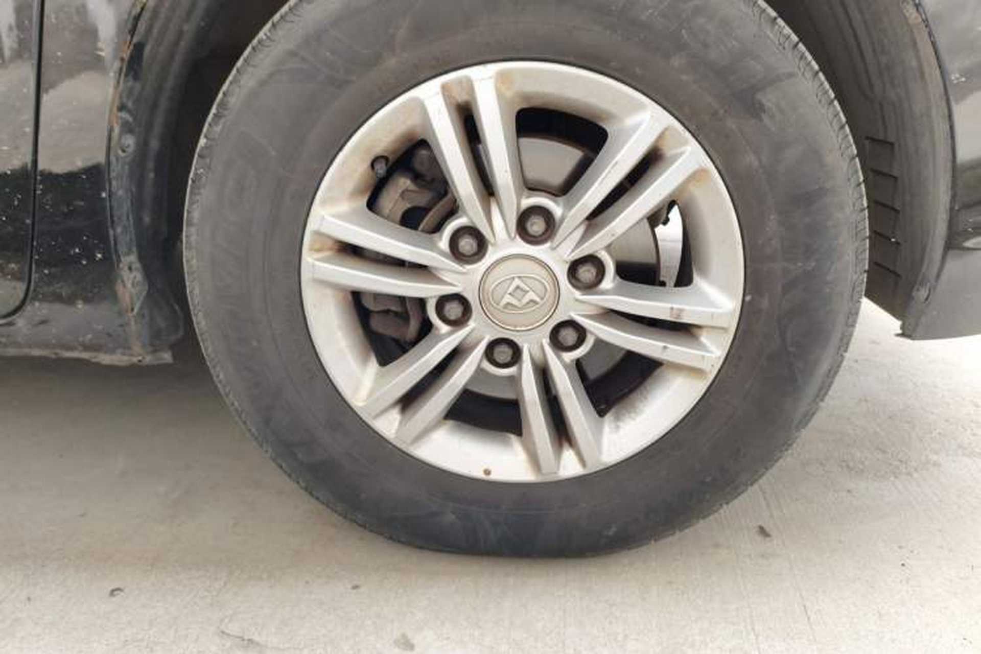 Used SAIC MAXUS G10  Right Front Wheel Hub