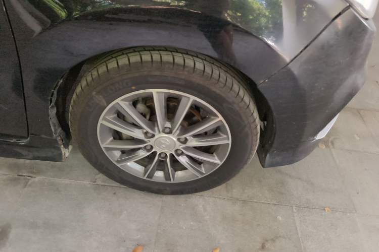 Used SAIC MAXUS G10 2016 2.0T Automatic Luxury Executive Edition Right Front Wheel Hub