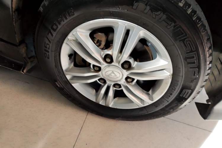 Used SAIC MAXUS G10 2016 1.9T Manual Elite Edition Diesel China IV Right Front Wheel Hub