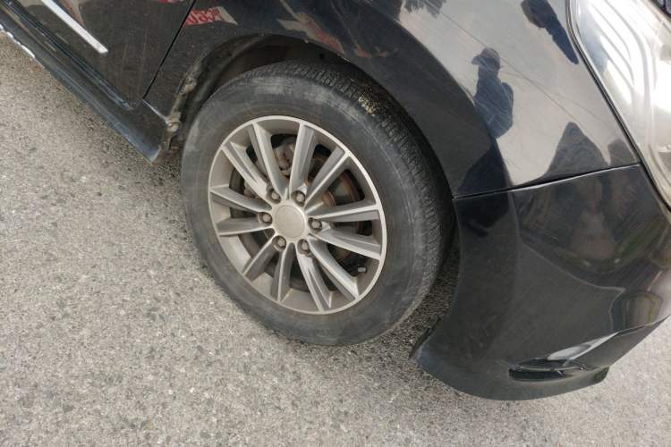 Used SAIC MAXUS G10 2016 2.0T Automatic Flagship Edition Right Front Wheel Hub