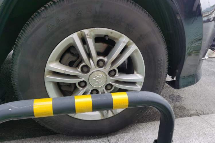 Used SAIC MAXUS G10 2016 2.0T Automatic Executive Edition Right Front Wheel Hub