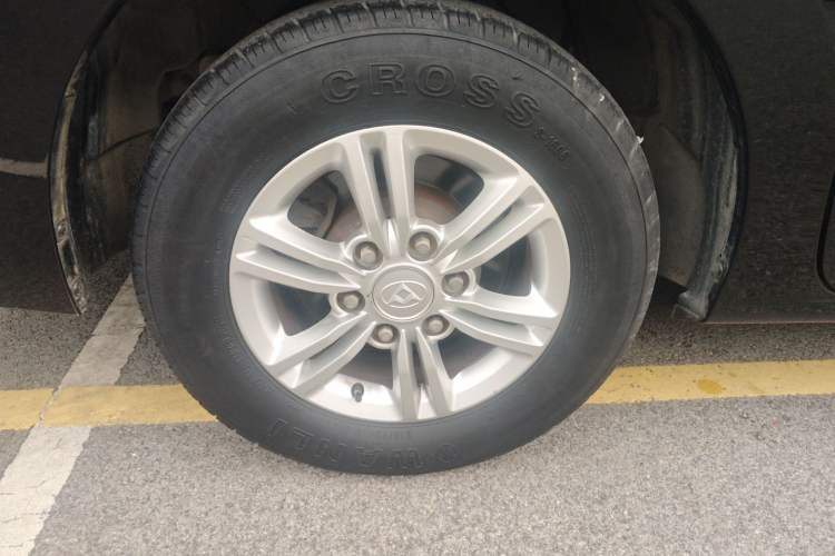 Used SAIC MAXUS G10 2016 2.0T Automatic Elite Edition Right Rear Wheel Hub