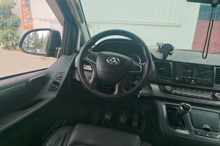Used SAIC MAXUS G10 2016 1.9T Manual Elite Edition Diesel China V Standard Steering Wheel