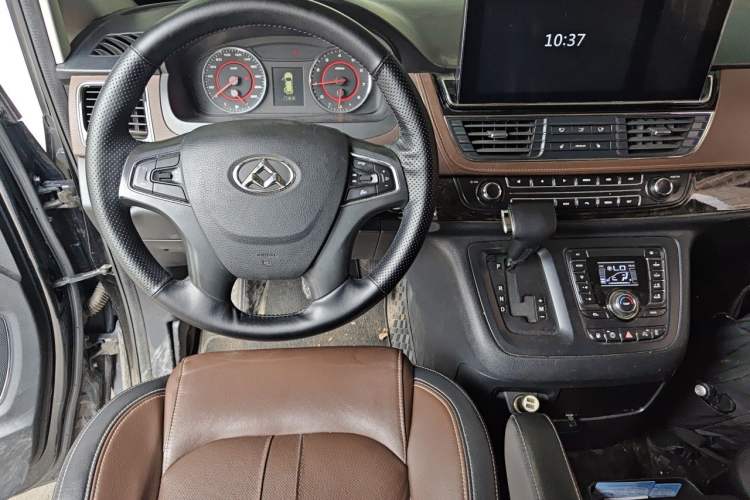 Used SAIC MAXUS G10 2016 2.0T Automatic Flagship Edition Steering Wheel