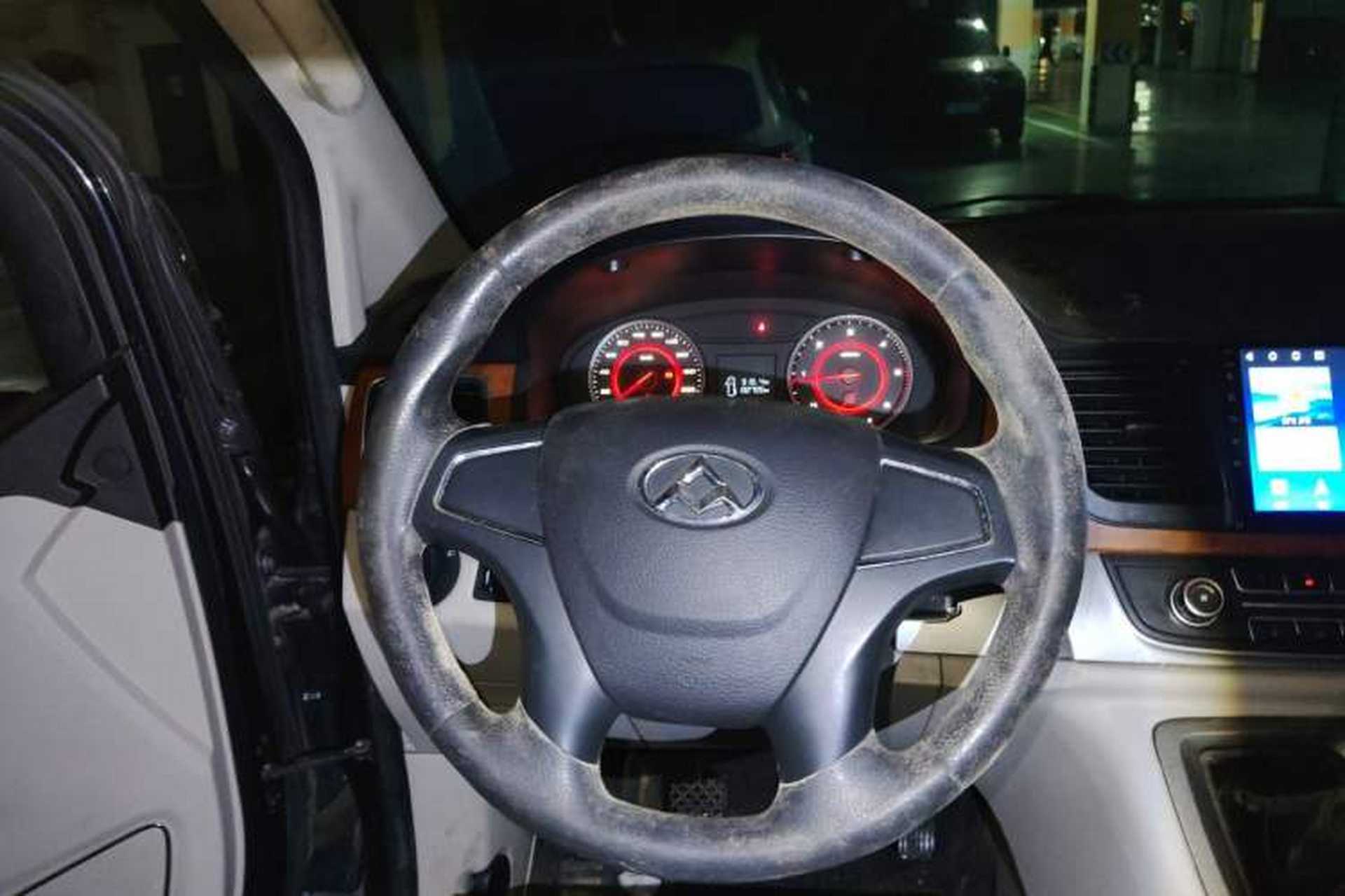 Used SAIC MAXUS G10 2016 1.9T Manual Elite Edition Diesel China V Standard Steering Wheel