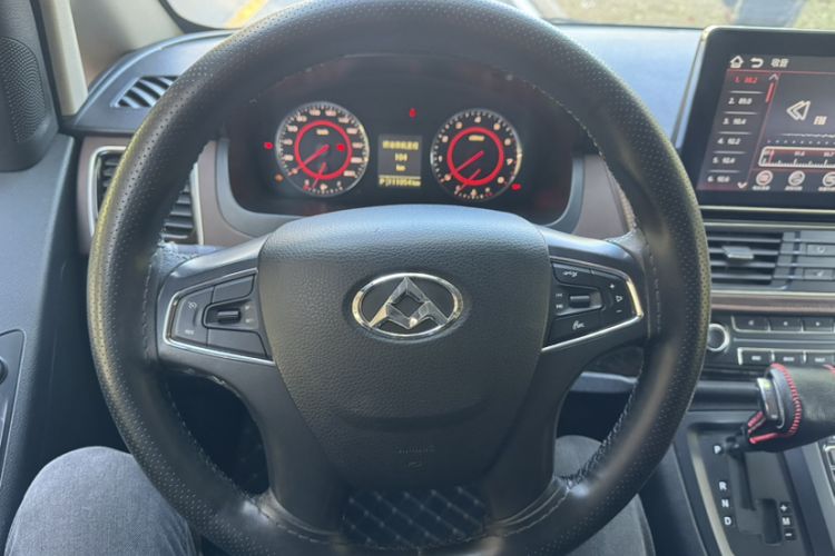 Used SAIC MAXUS G10 2016 2.0T Automatic Flagship Edition Steering Wheel