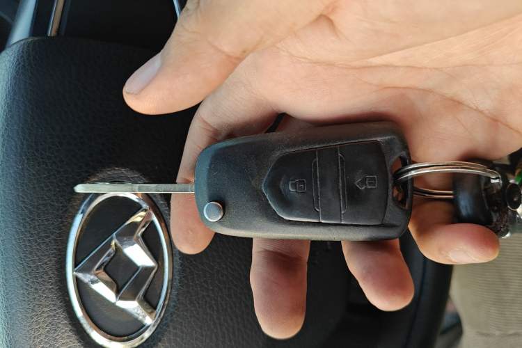 Used SAIC MAXUS G10 2016 2.0T Automatic Elite Edition Vehicle Key