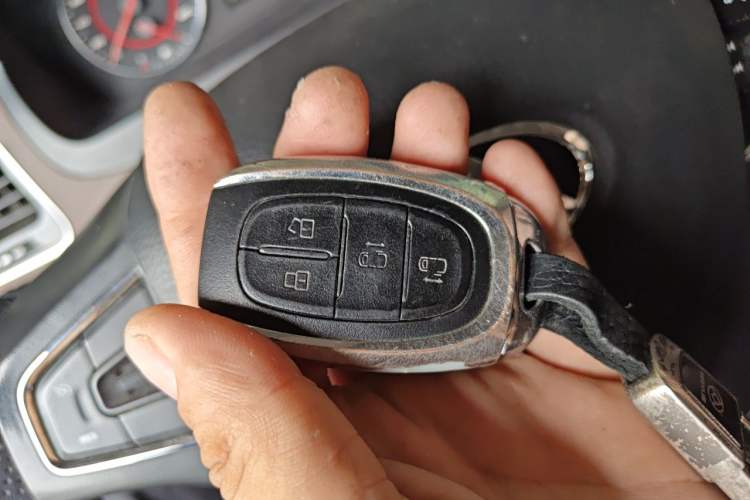 Used SAIC MAXUS G10 2016 2.0T Automatic Flagship Edition Vehicle Key