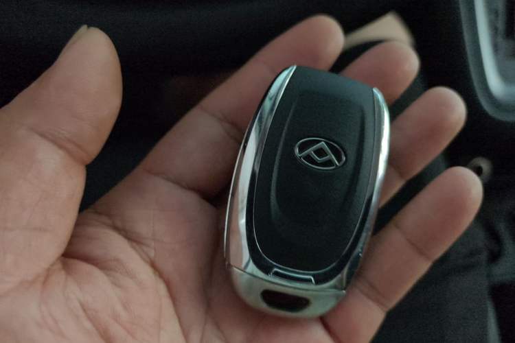 Used SAIC MAXUS G10 2016 2.0T Automatic Luxury Executive Edition Vehicle Key