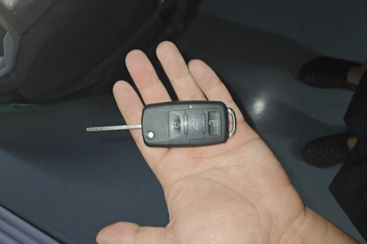 Used SAIC MAXUS G10 2016 2.0T Automatic Elite Edition Vehicle Key