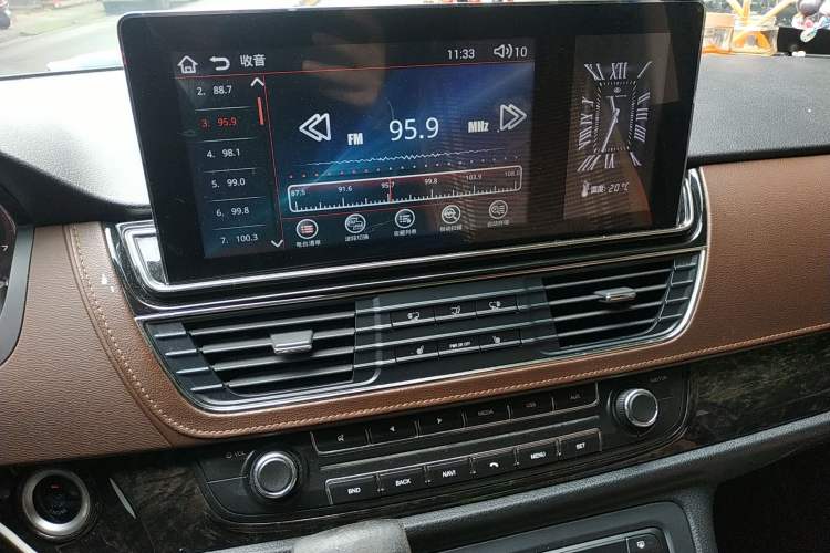 Used SAIC MAXUS G10 2016 2.0T Automatic Flagship Edition Audio And AC Panel